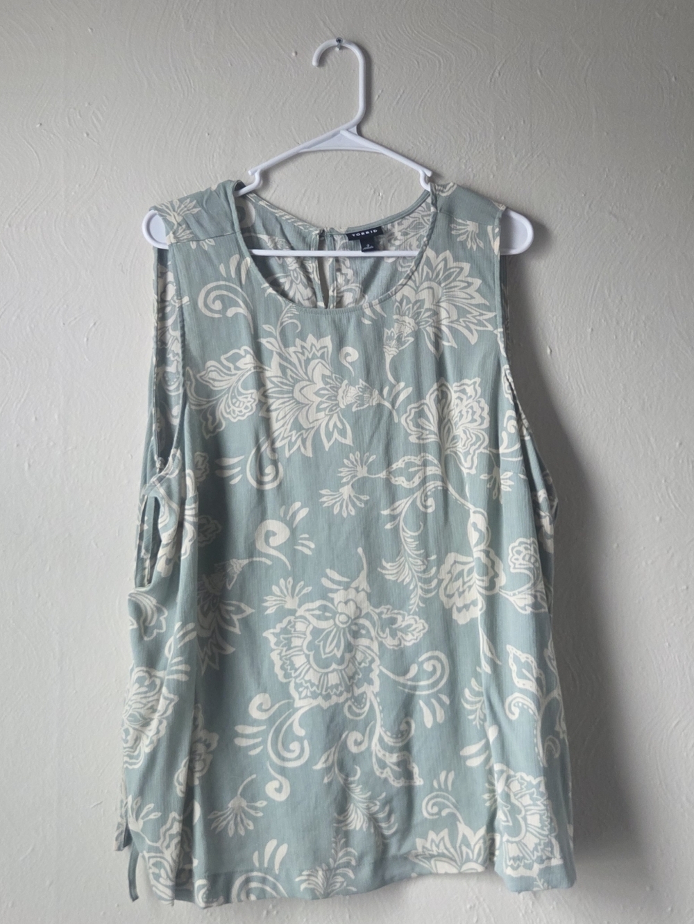 Floral White Tank by Torrid